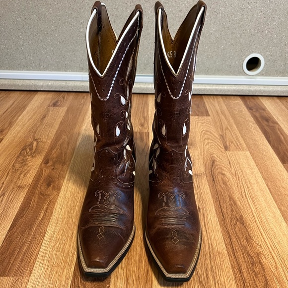 Ariat Sonora D-Toe Bittersweet Brown - Picture 2 of 8